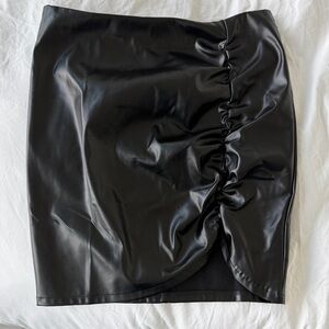 Elegant Black Ruched Pencil Skirt